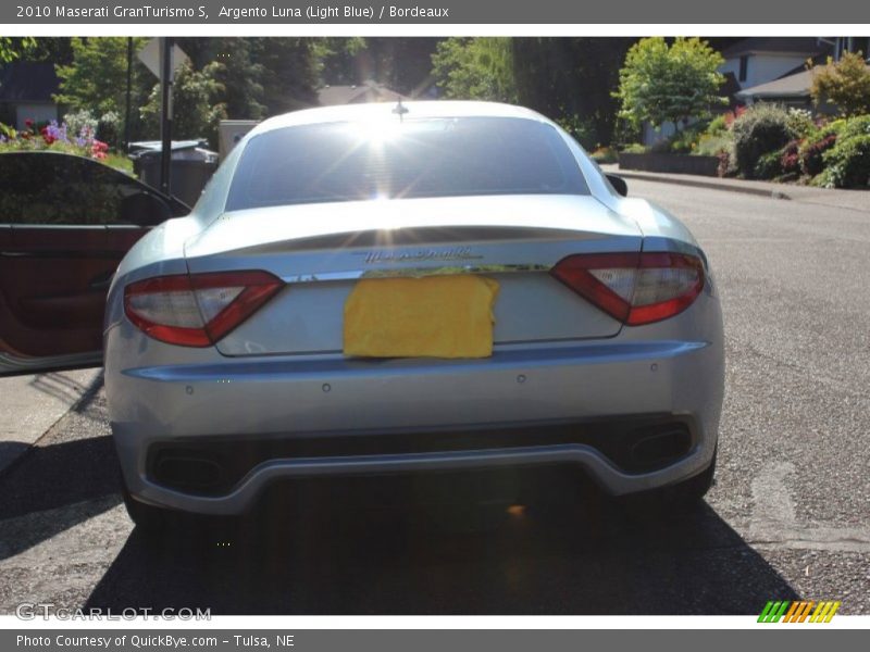 Argento Luna (Light Blue) / Bordeaux 2010 Maserati GranTurismo S