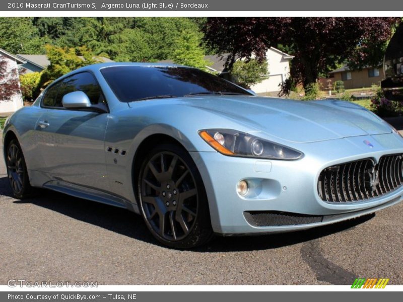 Argento Luna (Light Blue) / Bordeaux 2010 Maserati GranTurismo S