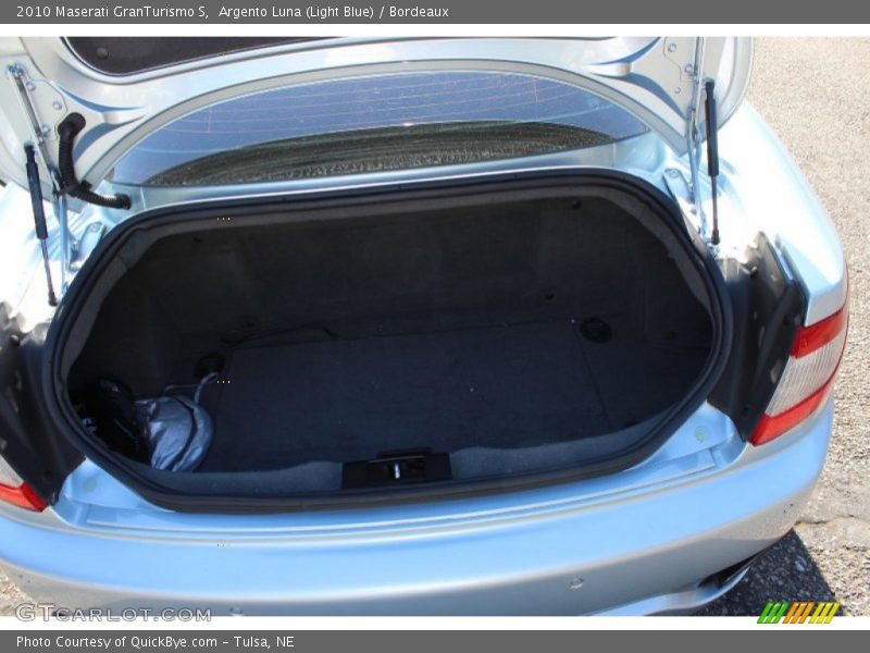 Argento Luna (Light Blue) / Bordeaux 2010 Maserati GranTurismo S