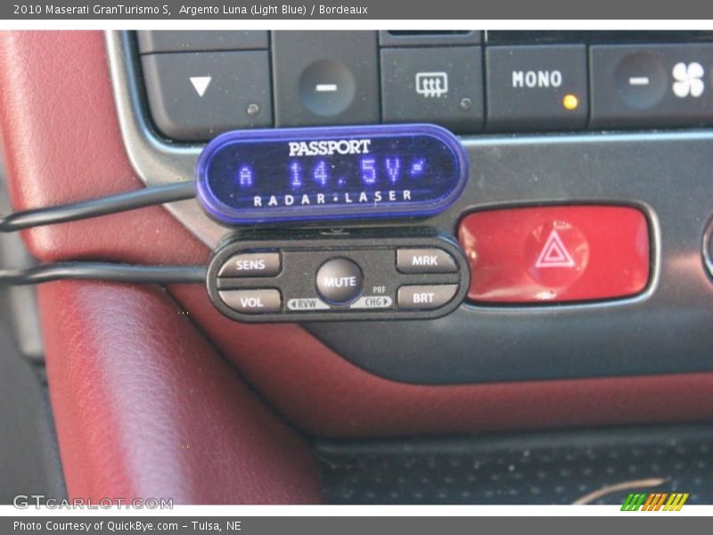 Argento Luna (Light Blue) / Bordeaux 2010 Maserati GranTurismo S