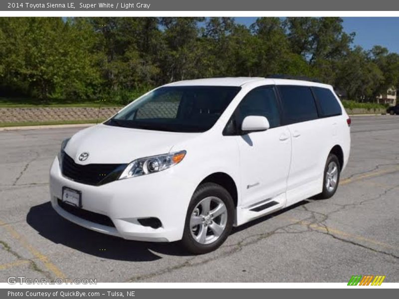 Super White / Light Gray 2014 Toyota Sienna LE