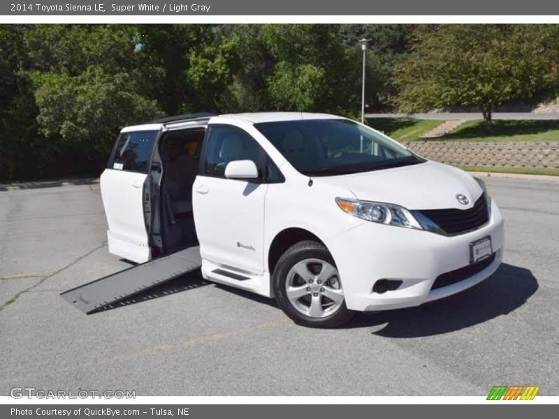 Super White / Light Gray 2014 Toyota Sienna LE