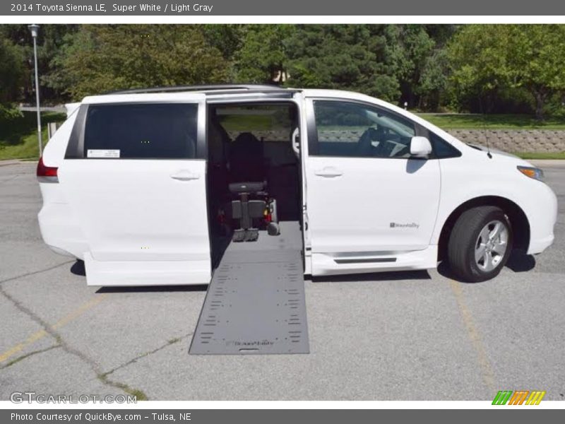 Super White / Light Gray 2014 Toyota Sienna LE