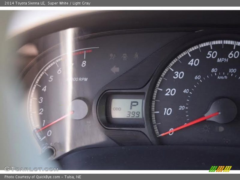 Super White / Light Gray 2014 Toyota Sienna LE