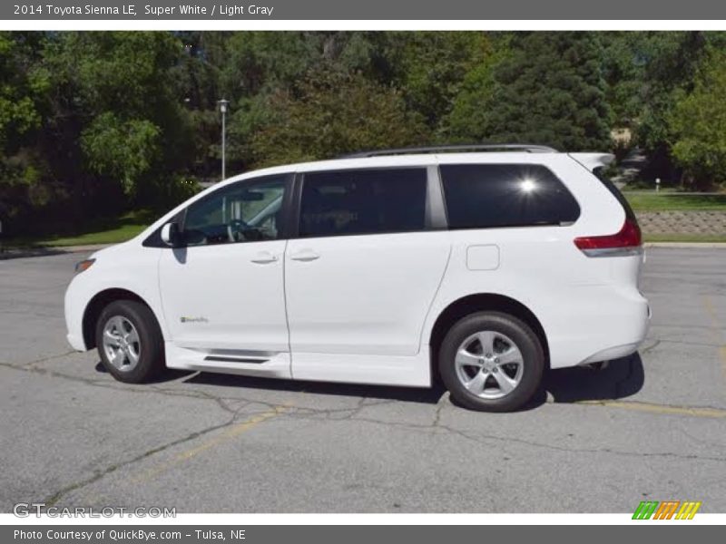 Super White / Light Gray 2014 Toyota Sienna LE