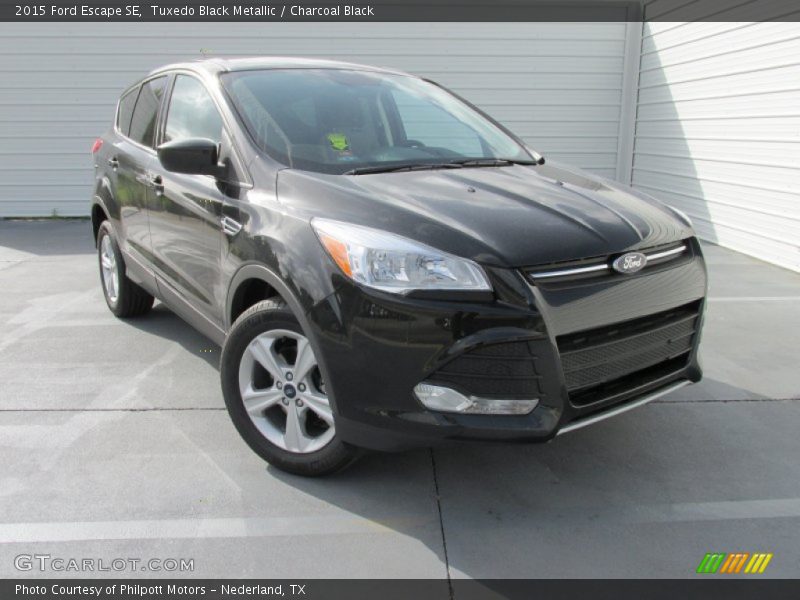 Tuxedo Black Metallic / Charcoal Black 2015 Ford Escape SE