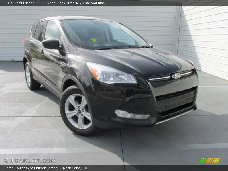 Tuxedo Black Metallic / Charcoal Black 2015 Ford Escape SE