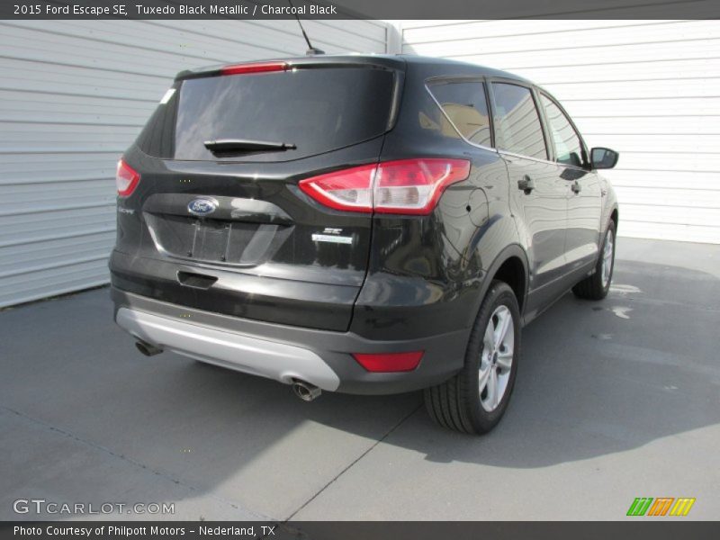 Tuxedo Black Metallic / Charcoal Black 2015 Ford Escape SE