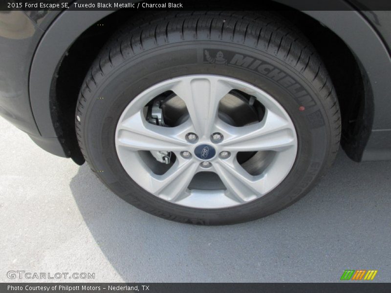 Tuxedo Black Metallic / Charcoal Black 2015 Ford Escape SE