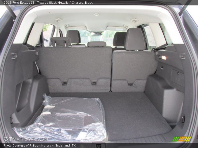 Tuxedo Black Metallic / Charcoal Black 2015 Ford Escape SE