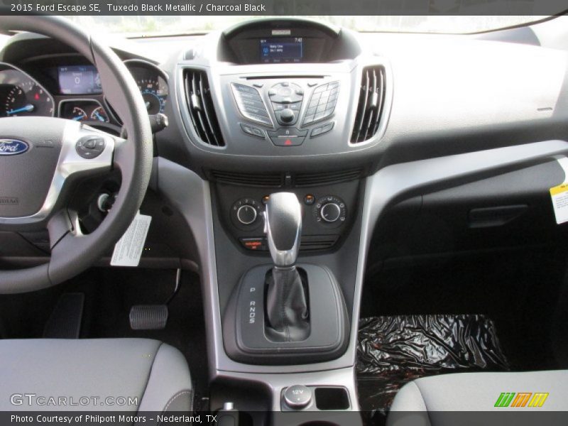 Tuxedo Black Metallic / Charcoal Black 2015 Ford Escape SE