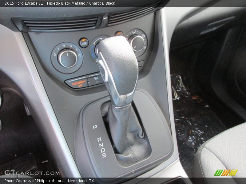 Tuxedo Black Metallic / Charcoal Black 2015 Ford Escape SE