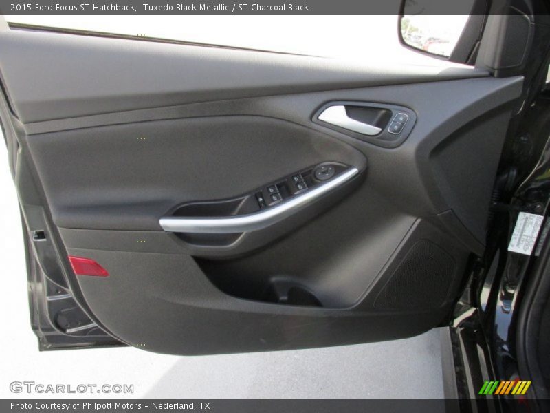 Tuxedo Black Metallic / ST Charcoal Black 2015 Ford Focus ST Hatchback