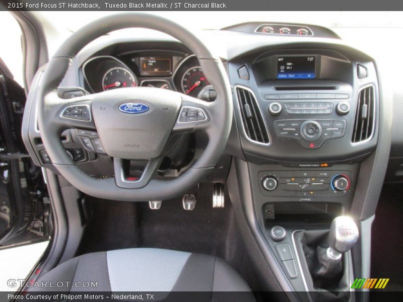 Tuxedo Black Metallic / ST Charcoal Black 2015 Ford Focus ST Hatchback