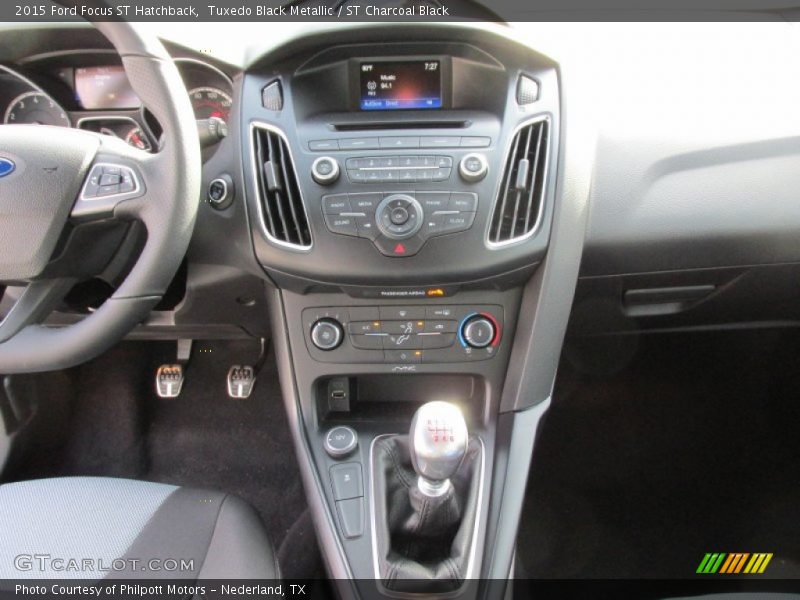 Tuxedo Black Metallic / ST Charcoal Black 2015 Ford Focus ST Hatchback