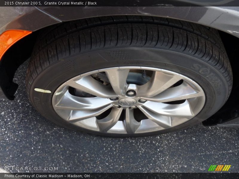 Granite Crystal Metallic / Black 2015 Chrysler 200 S