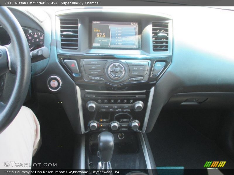 Super Black / Charcoal 2013 Nissan Pathfinder SV 4x4