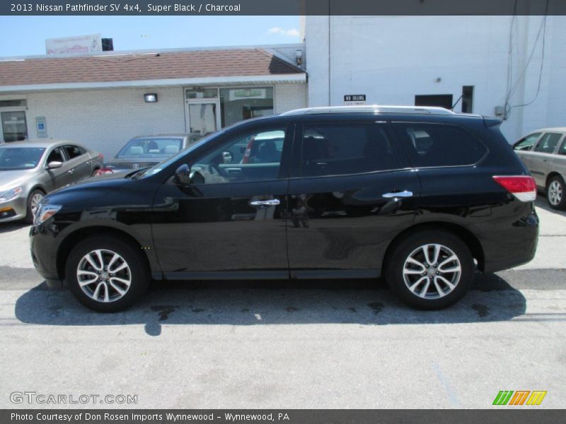 Super Black / Charcoal 2013 Nissan Pathfinder SV 4x4
