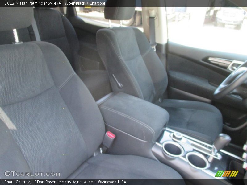 Super Black / Charcoal 2013 Nissan Pathfinder SV 4x4