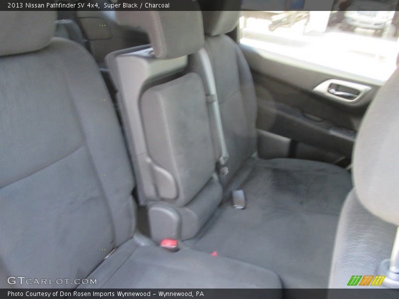 Super Black / Charcoal 2013 Nissan Pathfinder SV 4x4