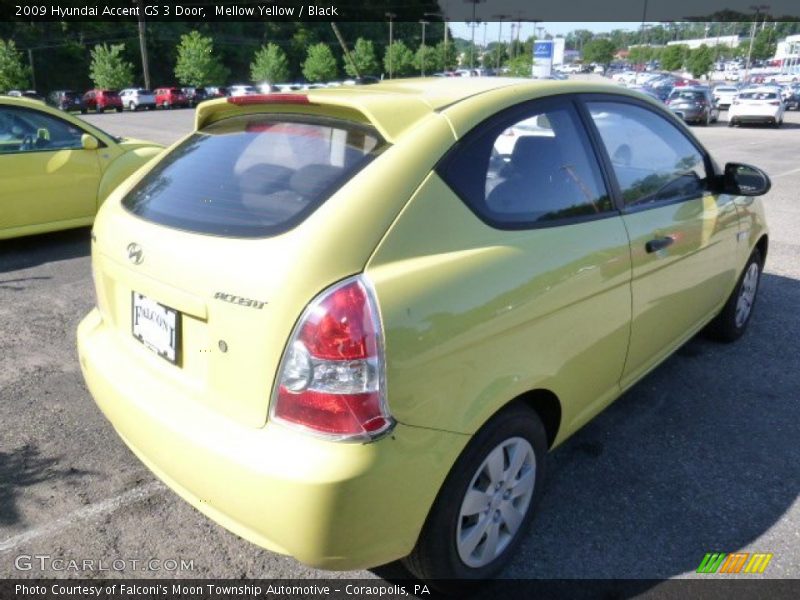 Mellow Yellow / Black 2009 Hyundai Accent GS 3 Door