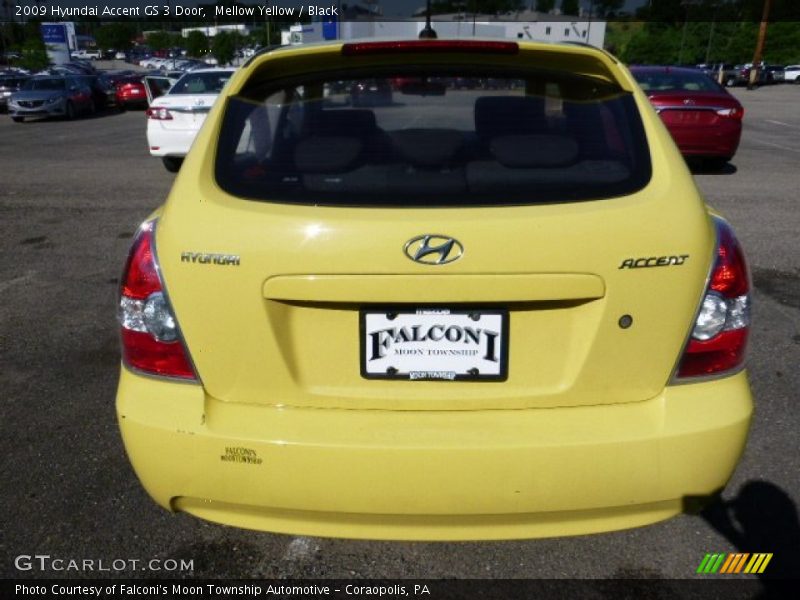 Mellow Yellow / Black 2009 Hyundai Accent GS 3 Door