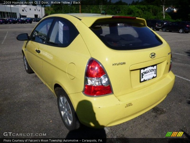 Mellow Yellow / Black 2009 Hyundai Accent GS 3 Door