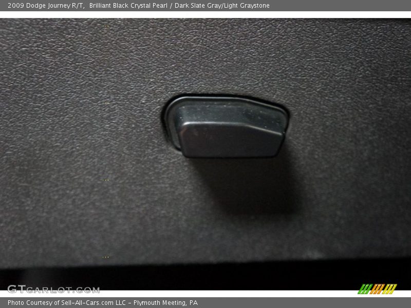 Brilliant Black Crystal Pearl / Dark Slate Gray/Light Graystone 2009 Dodge Journey R/T