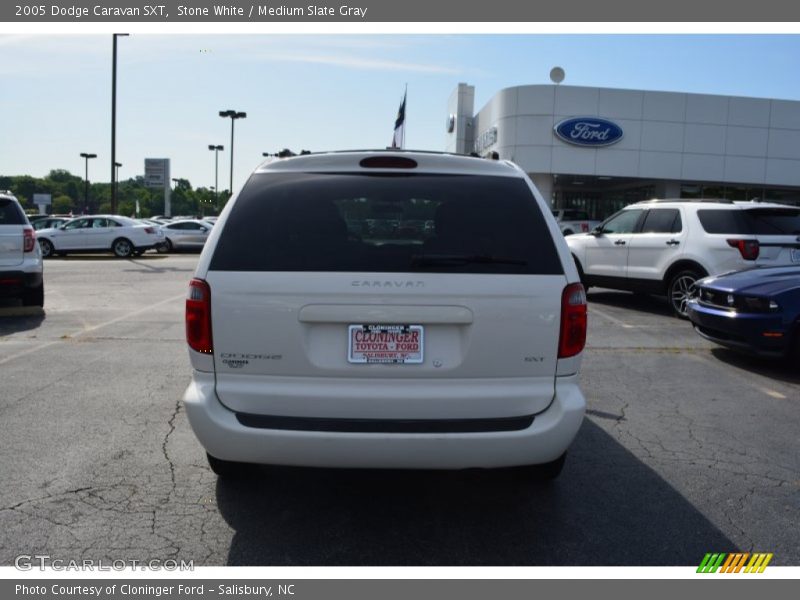 Stone White / Medium Slate Gray 2005 Dodge Caravan SXT