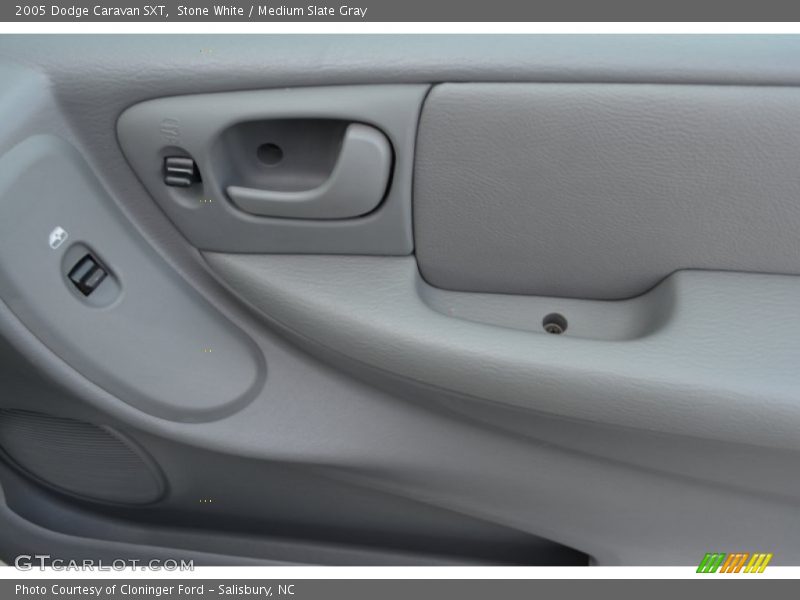 Stone White / Medium Slate Gray 2005 Dodge Caravan SXT