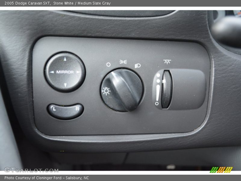 Stone White / Medium Slate Gray 2005 Dodge Caravan SXT