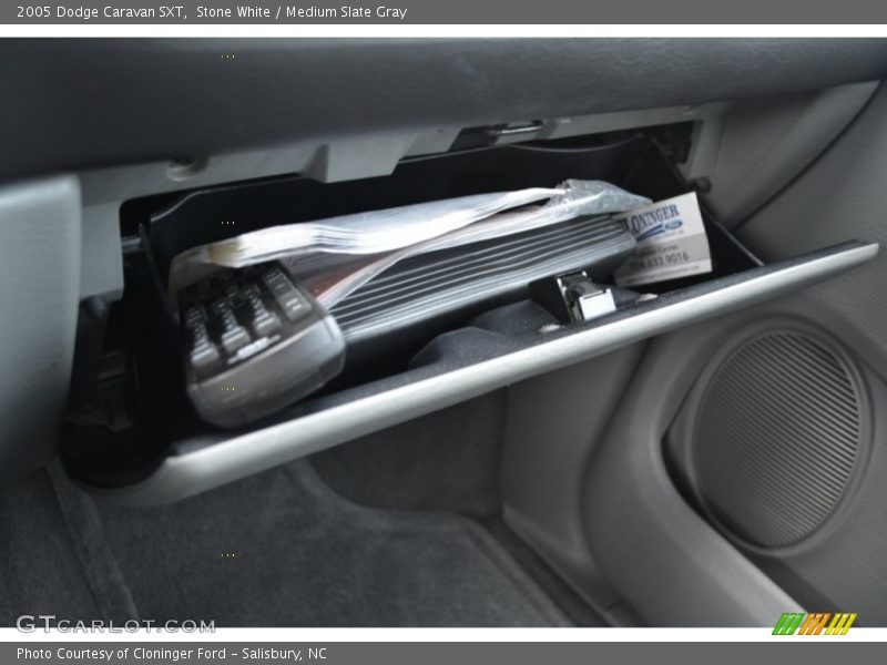 Stone White / Medium Slate Gray 2005 Dodge Caravan SXT