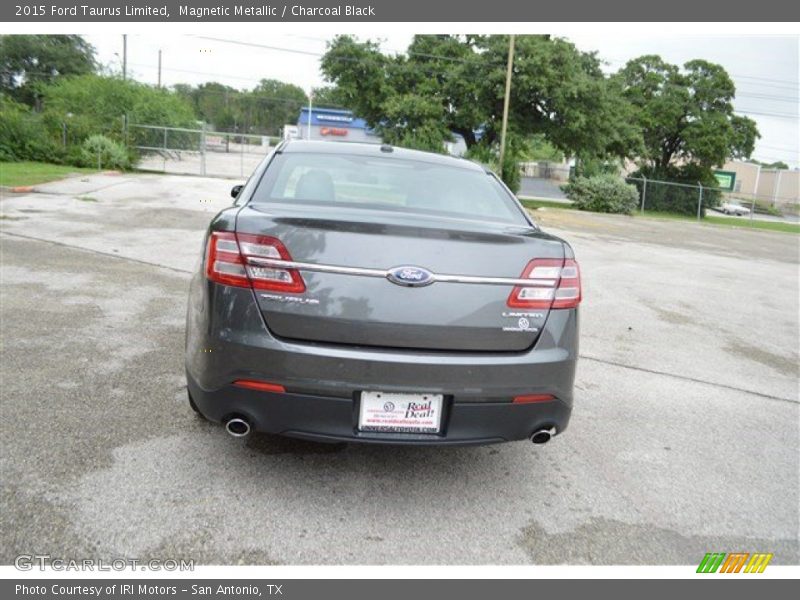 Magnetic Metallic / Charcoal Black 2015 Ford Taurus Limited