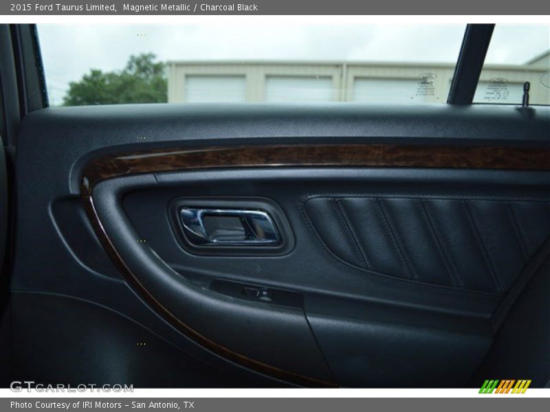 Magnetic Metallic / Charcoal Black 2015 Ford Taurus Limited
