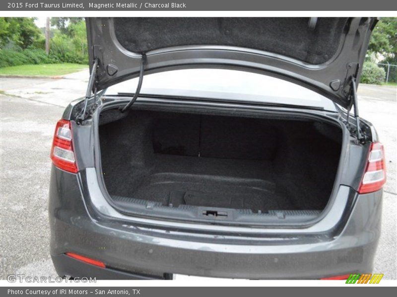 Magnetic Metallic / Charcoal Black 2015 Ford Taurus Limited