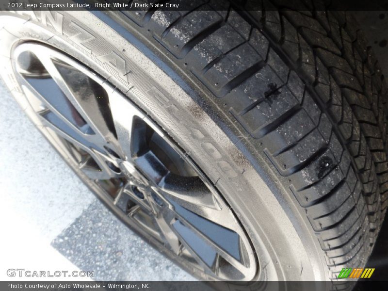 Bright White / Dark Slate Gray 2012 Jeep Compass Latitude