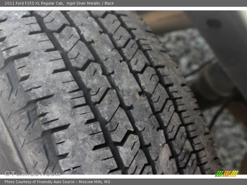 Ingot Silver Metallic / Black 2011 Ford F150 XL Regular Cab