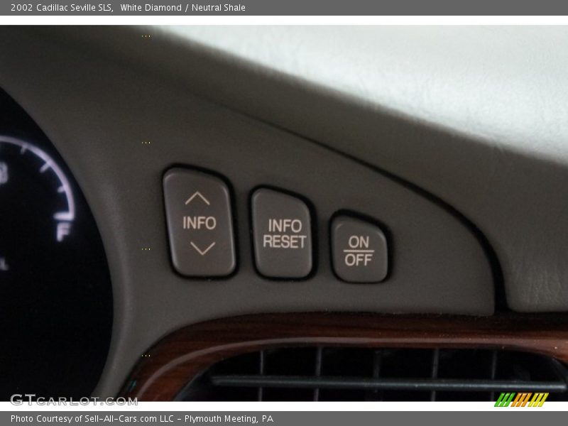 White Diamond / Neutral Shale 2002 Cadillac Seville SLS