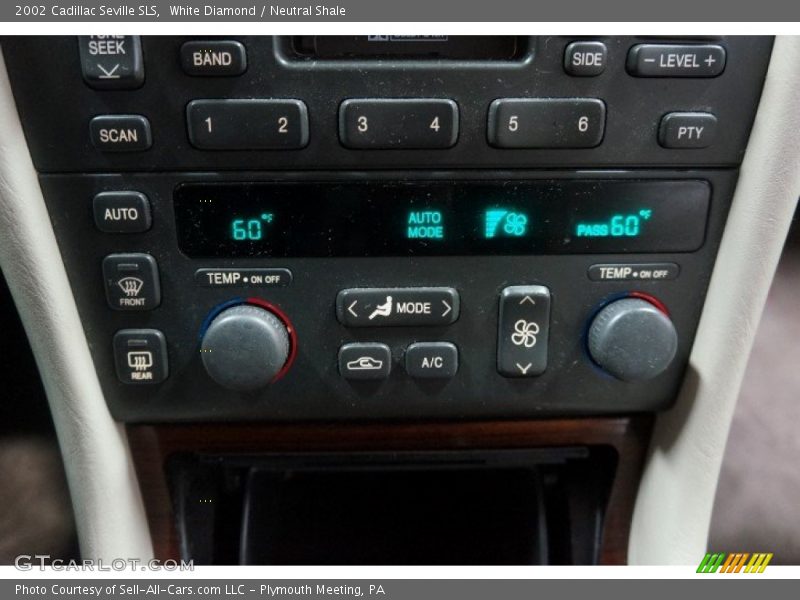 White Diamond / Neutral Shale 2002 Cadillac Seville SLS