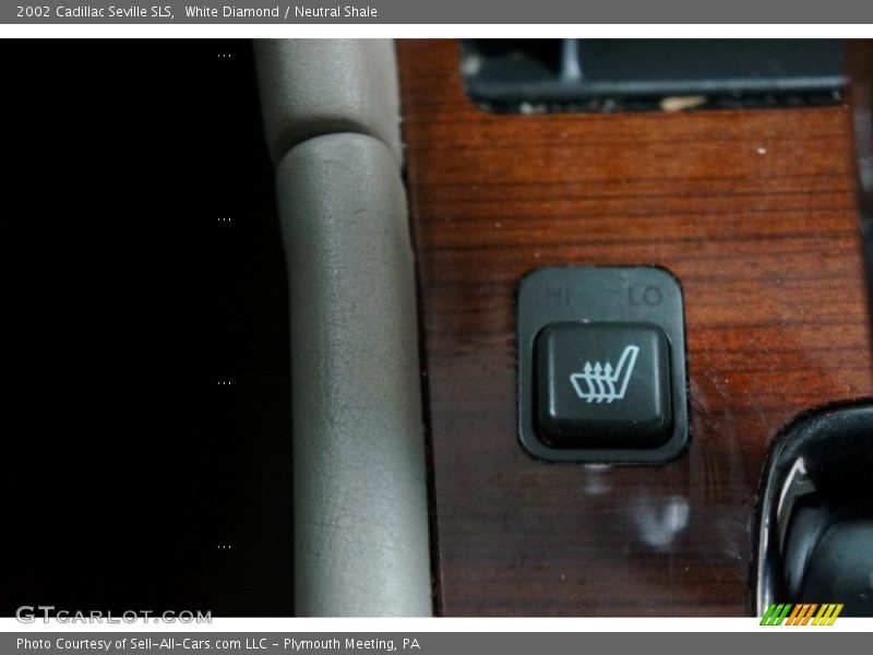 White Diamond / Neutral Shale 2002 Cadillac Seville SLS