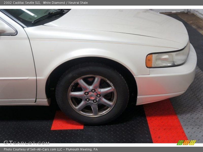 White Diamond / Neutral Shale 2002 Cadillac Seville SLS