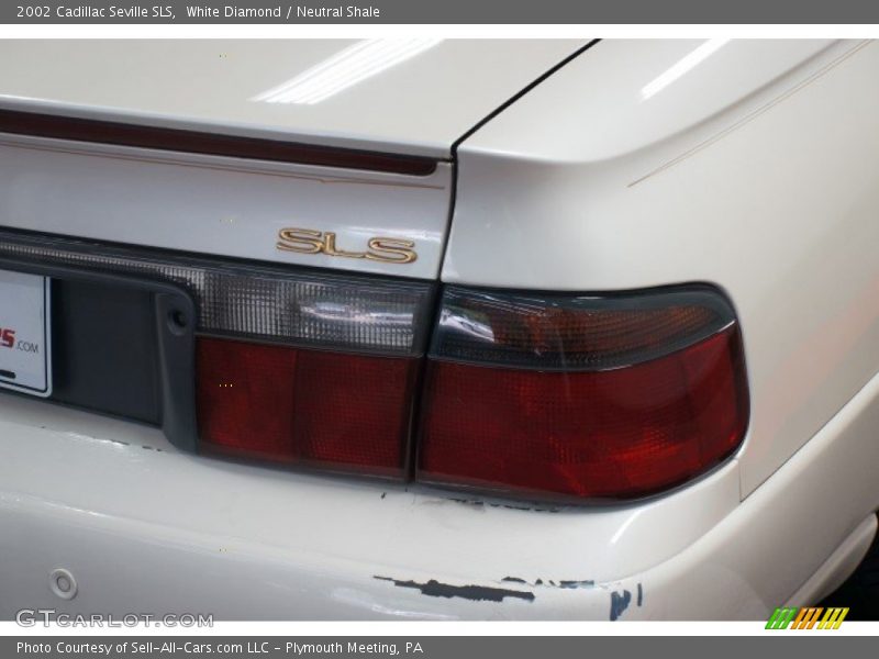 White Diamond / Neutral Shale 2002 Cadillac Seville SLS