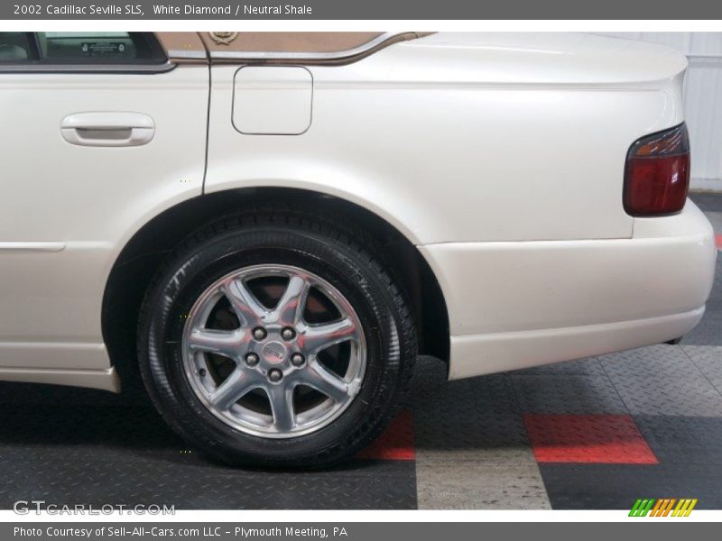 White Diamond / Neutral Shale 2002 Cadillac Seville SLS