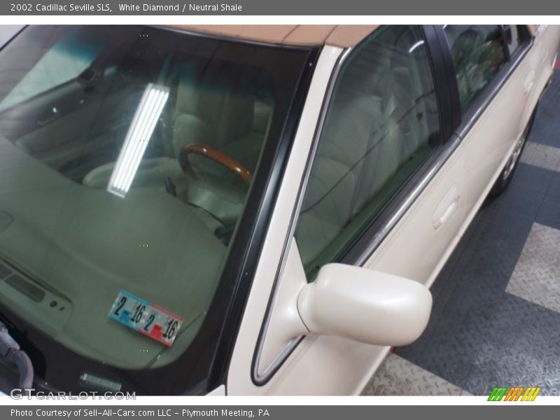 White Diamond / Neutral Shale 2002 Cadillac Seville SLS