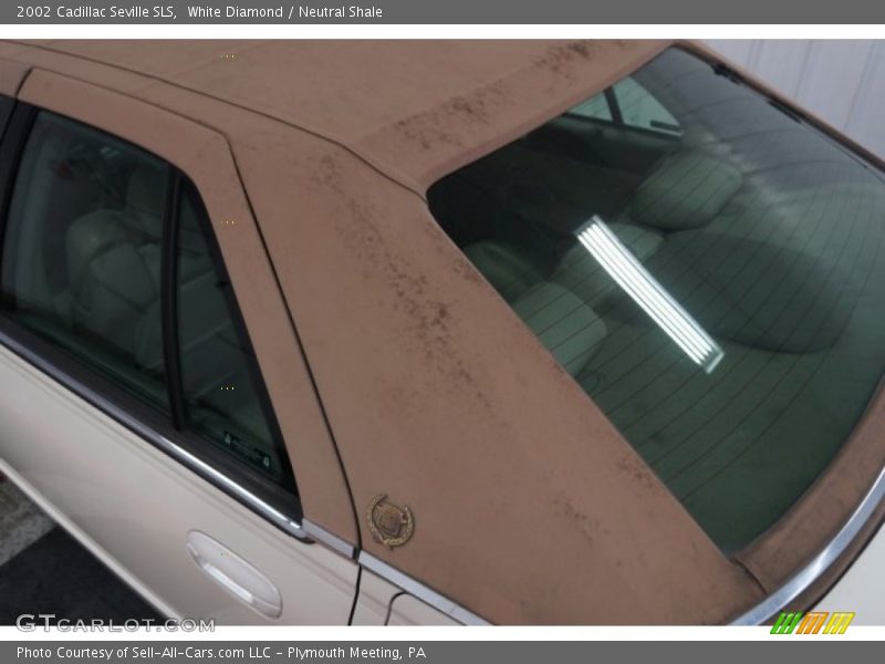 White Diamond / Neutral Shale 2002 Cadillac Seville SLS