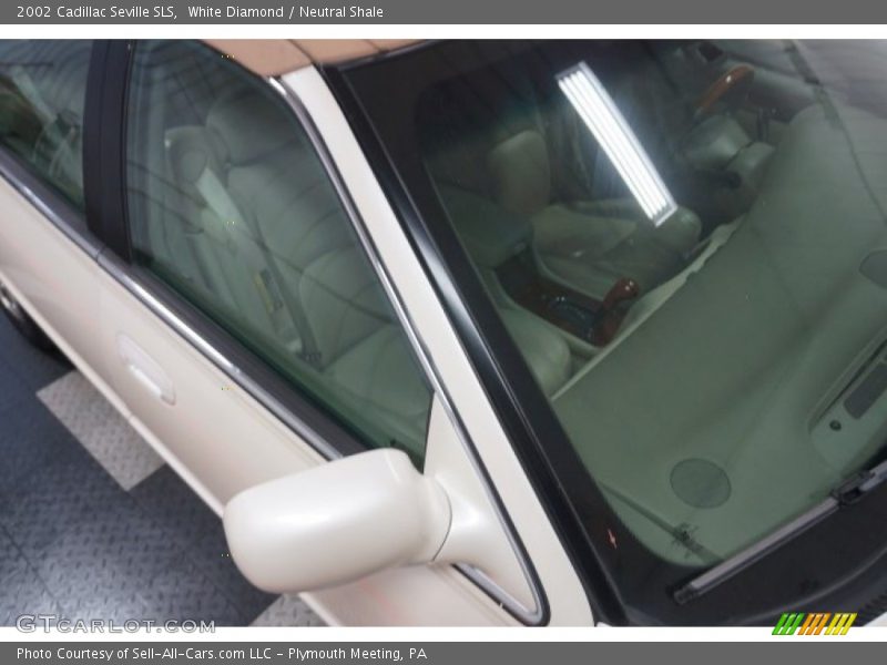 White Diamond / Neutral Shale 2002 Cadillac Seville SLS
