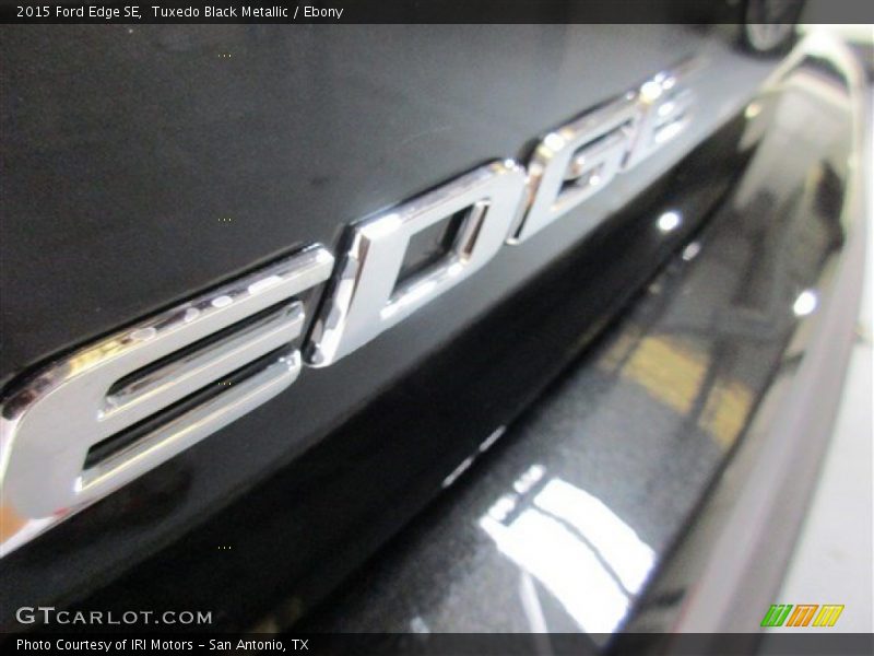 Tuxedo Black Metallic / Ebony 2015 Ford Edge SE
