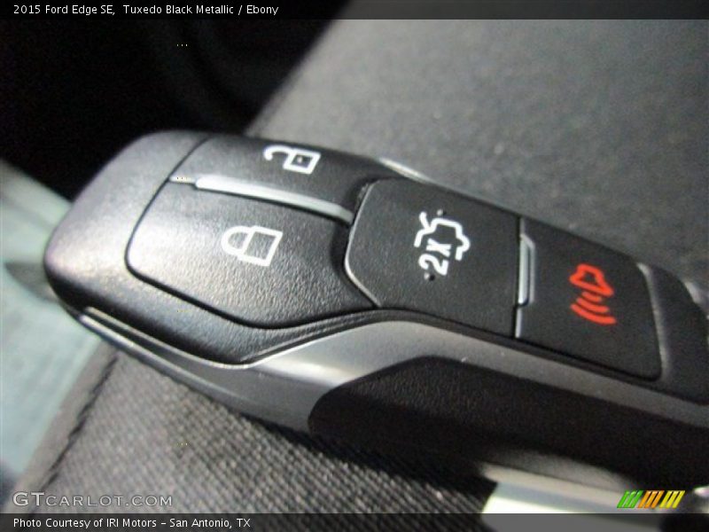 Tuxedo Black Metallic / Ebony 2015 Ford Edge SE