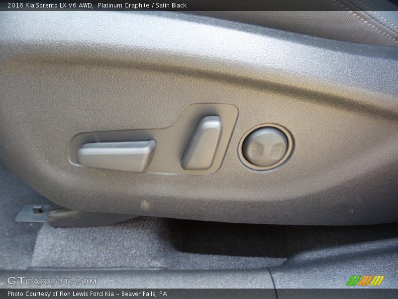 Platinum Graphite / Satin Black 2016 Kia Sorento LX V6 AWD