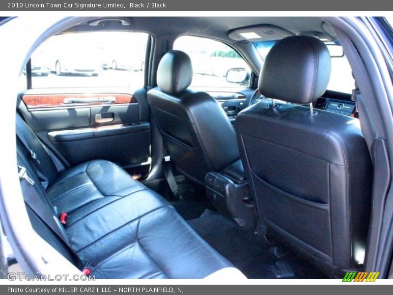 Black / Black 2010 Lincoln Town Car Signature Limited